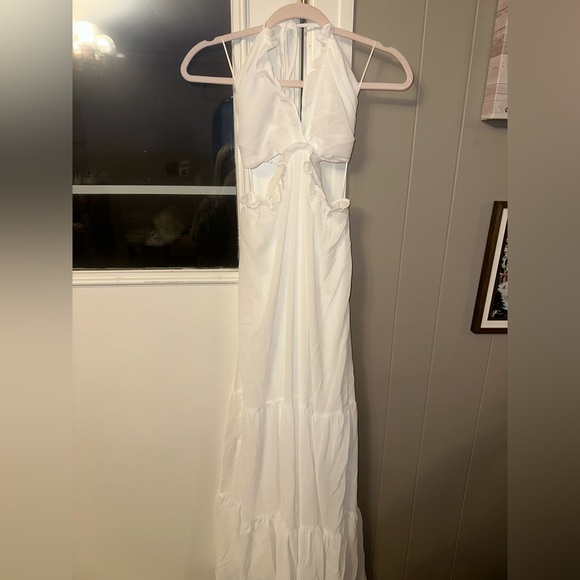 Lilly Ruffle Open Back Maxi Dress: White - Picture 2 of 4